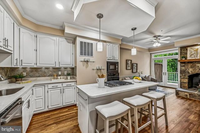 130 WINDING ROSE DR, Rockville, MD 20850