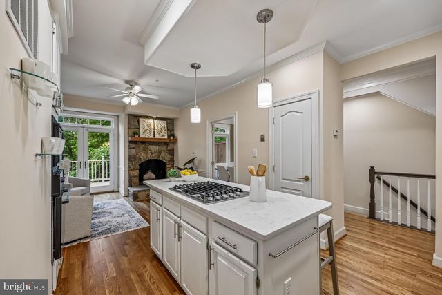 130 WINDING ROSE DR, Rockville, MD 20850