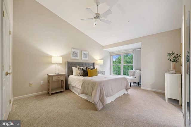 130 WINDING ROSE DR, Rockville, MD 20850