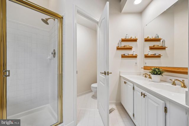 130 WINDING ROSE DR, Rockville, MD 20850