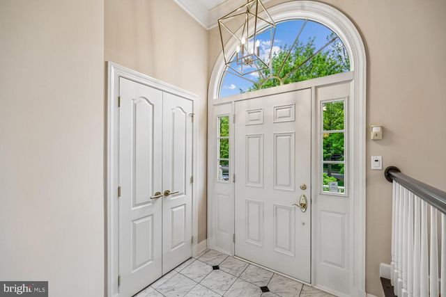 130 WINDING ROSE DR, Rockville, MD 20850