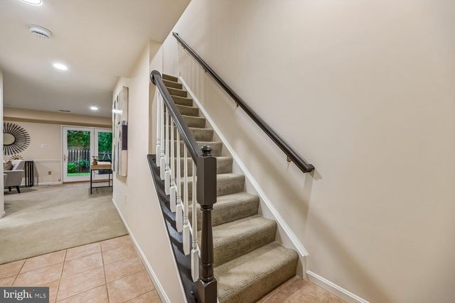 130 WINDING ROSE DR, Rockville, MD 20850