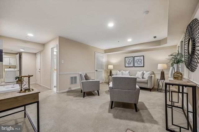 130 WINDING ROSE DR, Rockville, MD 20850