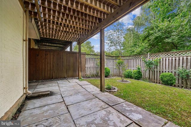 130 WINDING ROSE DR, Rockville, MD 20850