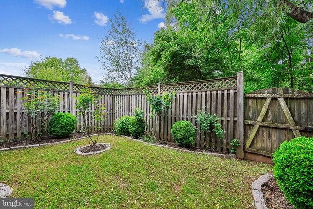 130 WINDING ROSE DR, Rockville, MD 20850