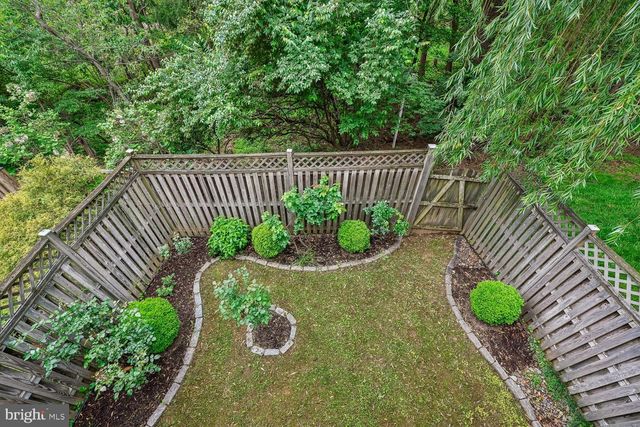 130 WINDING ROSE DR, Rockville, MD 20850