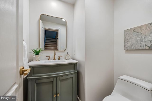 130 WINDING ROSE DR, Rockville, MD 20850