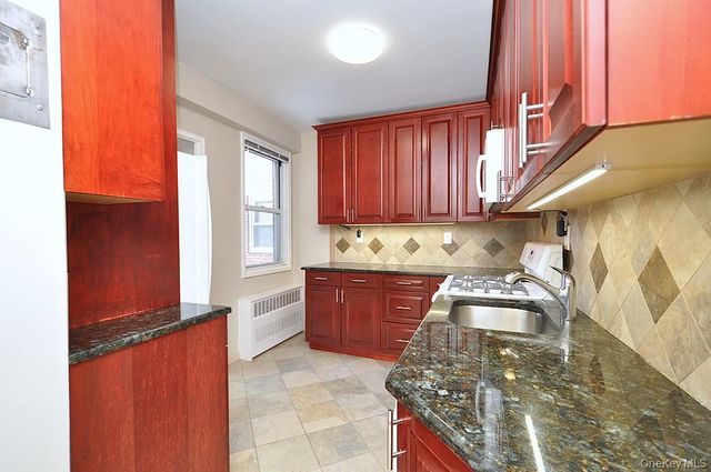 260 Garth Road 4G5, Scarsdale, NY 10583