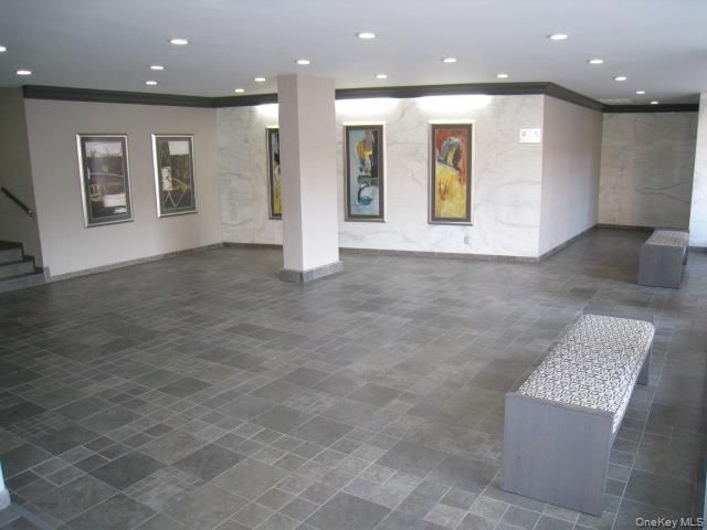 260 Garth Road 4G5, Scarsdale, NY 10583