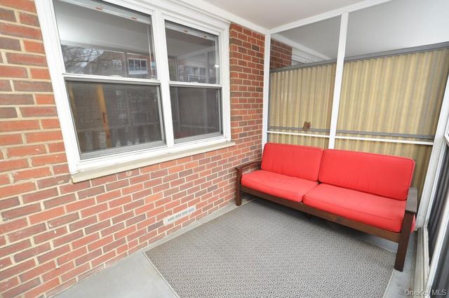 260 Garth Road 4G5, Scarsdale, NY 10583