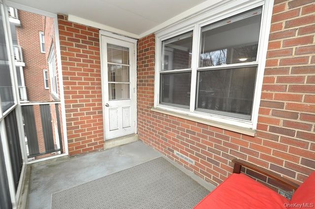 260 Garth Road 4G5, Scarsdale, NY 10583