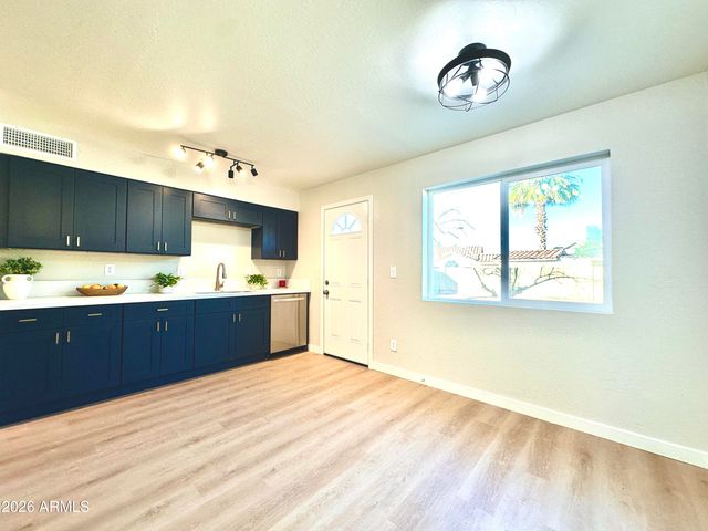 522 S 74TH Place, Mesa, AZ 85208