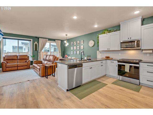 1130 LILIUM Ln, Canby, OR 97013