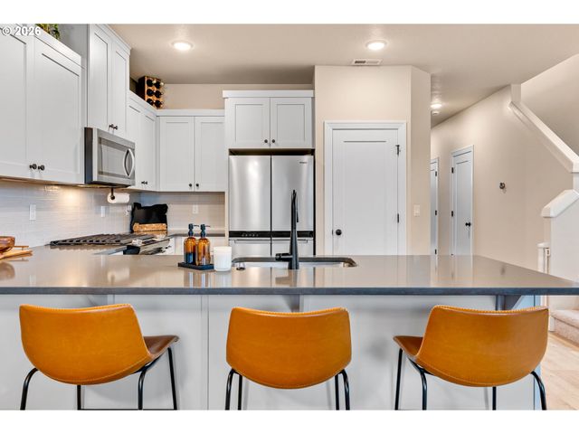 1130 LILIUM Ln, Canby, OR 97013