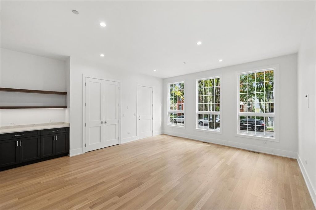 3820 N Damen Avenue 1, Chicago, IL 60618 — photo 2