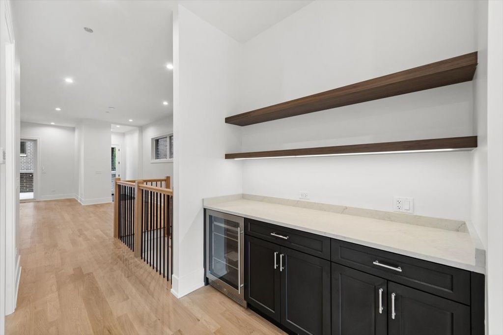3820 N Damen Avenue 1, Chicago, IL 60618 — photo 5