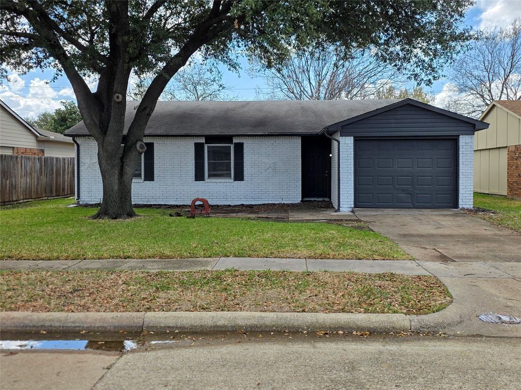 5304 Baker Drive, The Colony, TX 75056