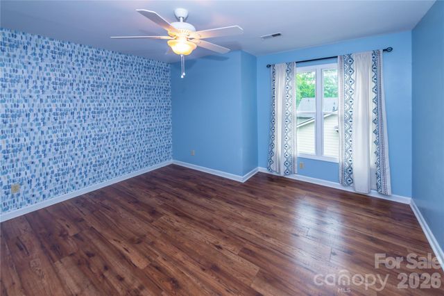 3240 Carlyle Drive NW, Concord, NC 28027