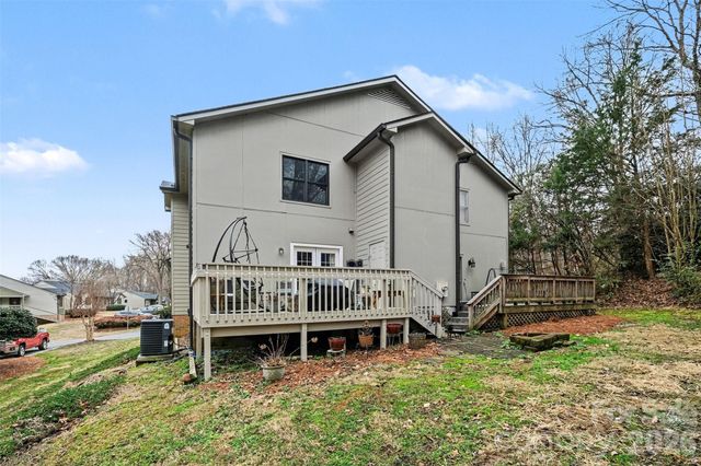 3240 Carlyle Drive NW, Concord, NC 28027