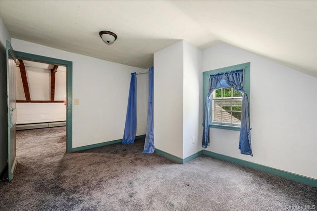 169 W Rogues Path, Huntington, NY 11743