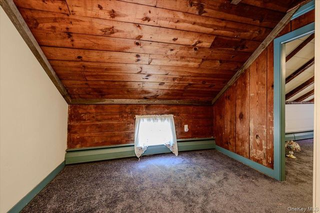 169 W Rogues Path, Huntington, NY 11743