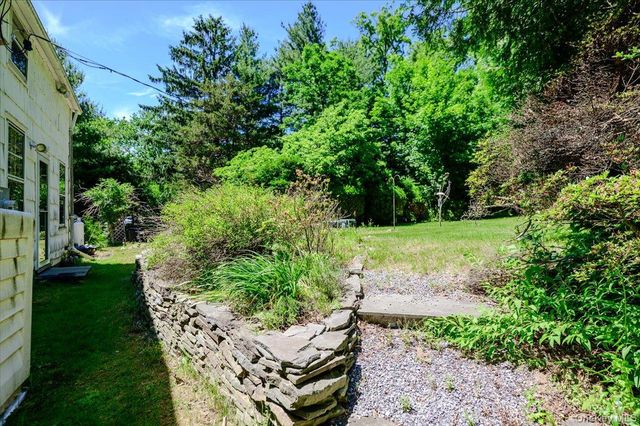 169 W Rogues Path, Huntington, NY 11743