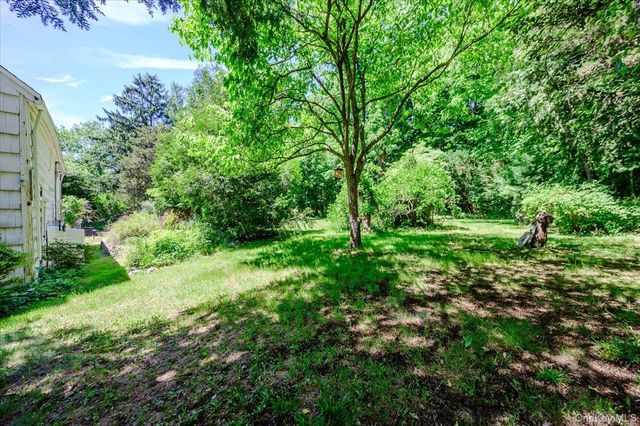 169 W Rogues Path, Huntington, NY 11743