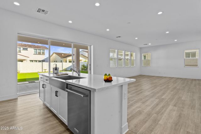 10150 E THISTLE Avenue, Mesa, AZ 85212