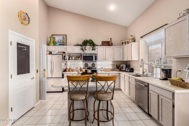 16052 S 24TH Place, Phoenix, AZ 85048