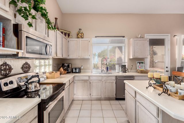 16052 S 24TH Place, Phoenix, AZ 85048