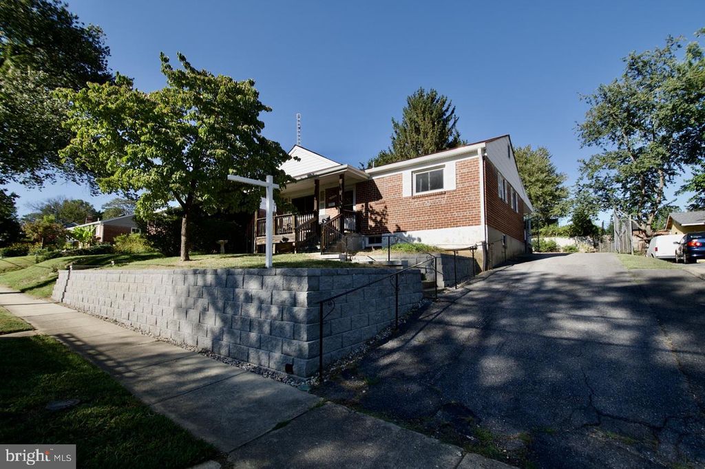 Image 1 of property listing at 13117 GRENOBLE DR, Rockville, MD 20853