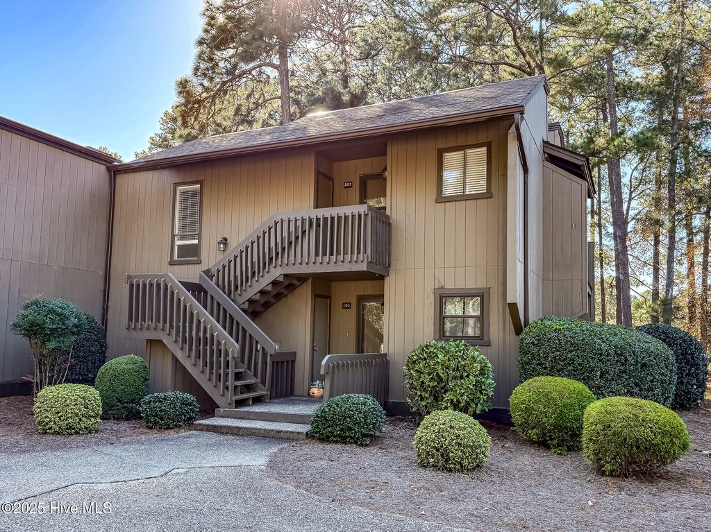 10 Pine Tree Road 203, Pinehurst, NC 28374