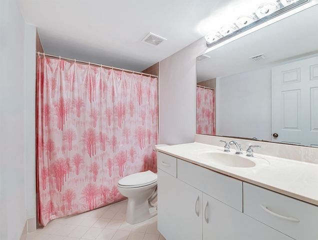 12565 Imperial Isle Drive 208, Boynton Beach, FL 33437