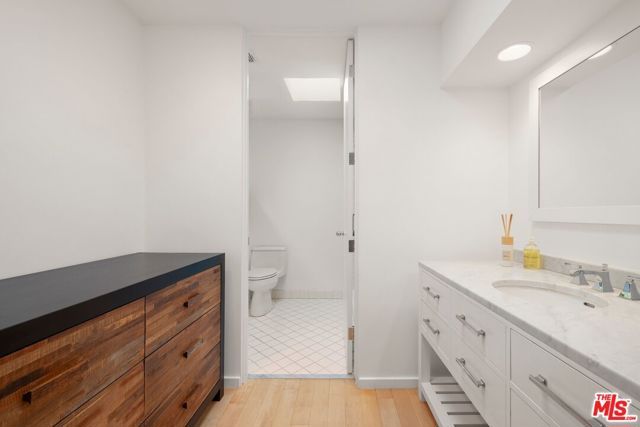 2641 Rinconia Drive, Los Angeles, CA 90068
