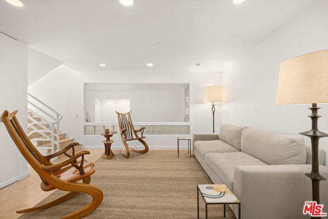 2641 Rinconia Drive, Los Angeles, CA 90068