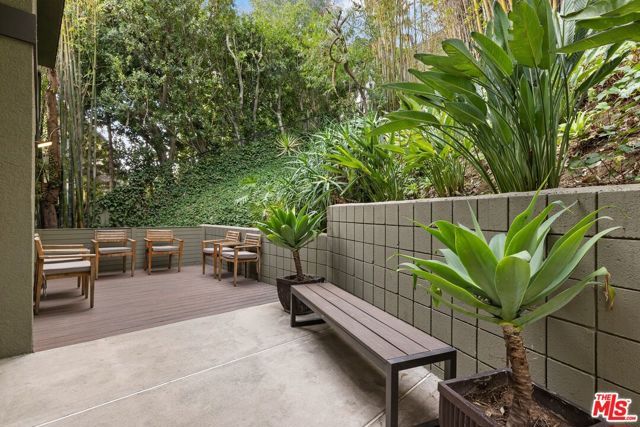 2641 Rinconia Drive, Los Angeles, CA 90068