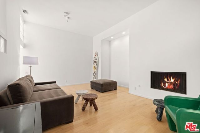 2641 Rinconia Drive, Los Angeles, CA 90068