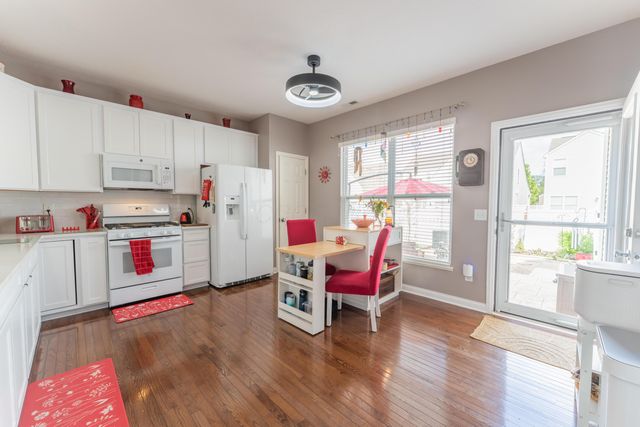 5712 Stearns Road, Dublin, OH 43016