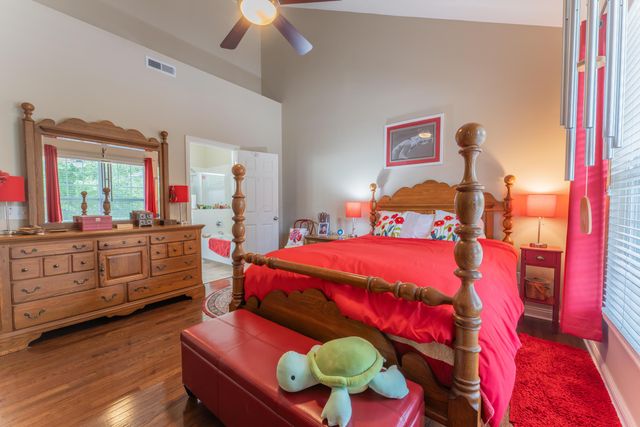 5712 Stearns Road, Dublin, OH 43016