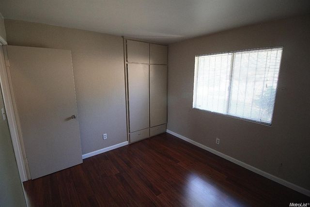 2 Tillman Cir, Sacramento, CA 95823