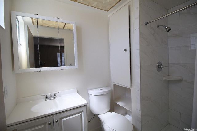 2 Tillman Cir, Sacramento, CA 95823