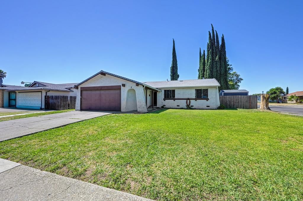 2 Tillman Cir, Sacramento, CA 95823