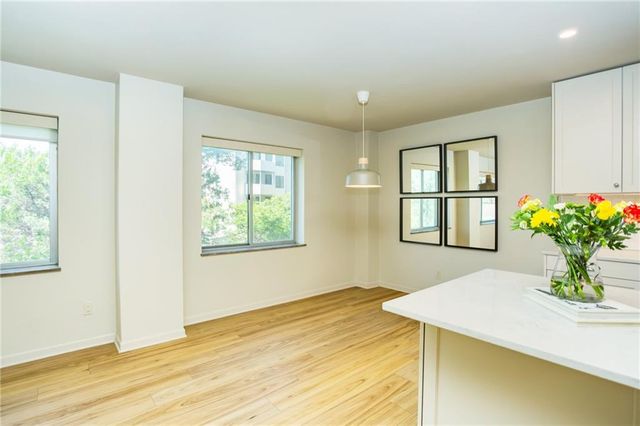 4550 Warwick Boulevard 408, Kansas City, MO 64111