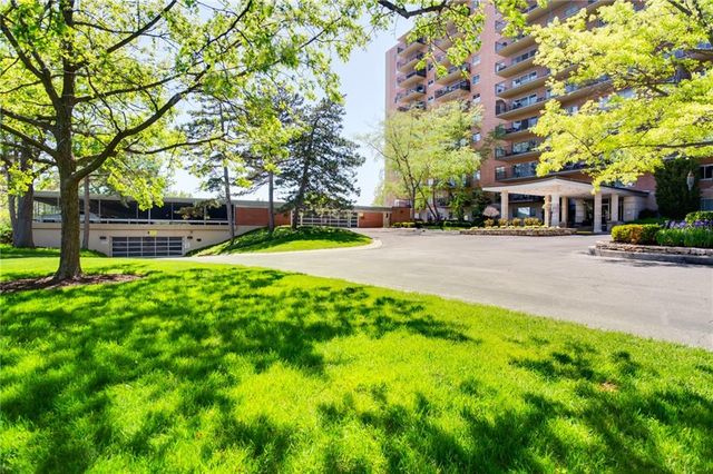 4550 Warwick Boulevard 408, Kansas City, MO 64111
