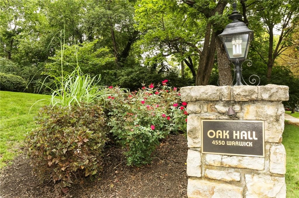 4550 Warwick Boulevard 408, Kansas City, MO 64111