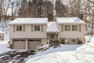 8470 Coventry Dr, Mccandless, PA 15101