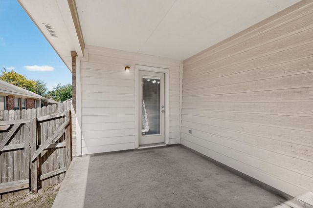 1302 Rainbow Parke DR, Round Rock, TX 78665