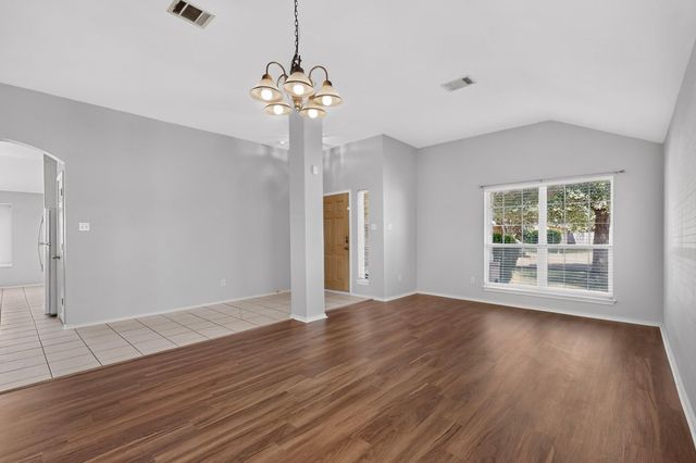1302 Rainbow Parke DR, Round Rock, TX 78665