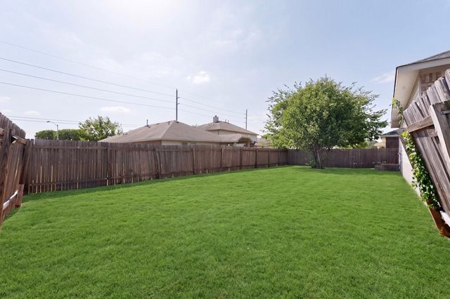 1302 Rainbow Parke DR, Round Rock, TX 78665