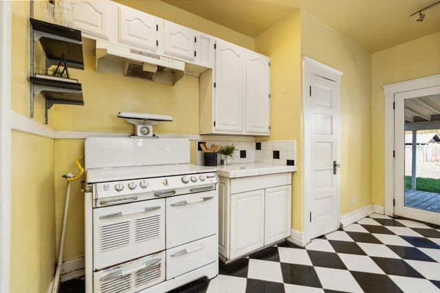 1234 N Del Mar Avenue, Fresno, CA 93728